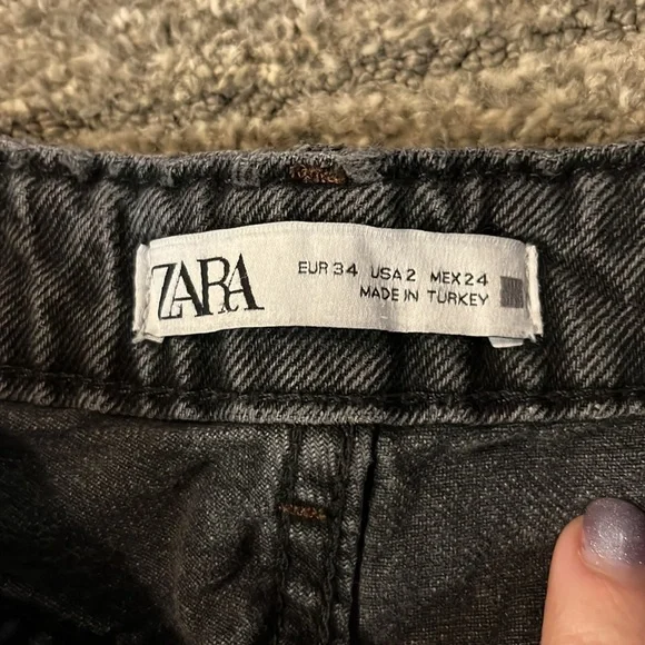 Zara black high waist size 2….. fit smaller- no stretch EUC - Picture 3 of 3